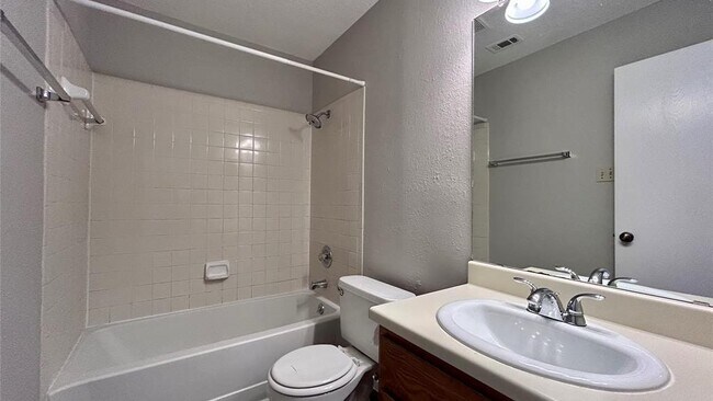 Building Photo - 506 Willowbend Cove