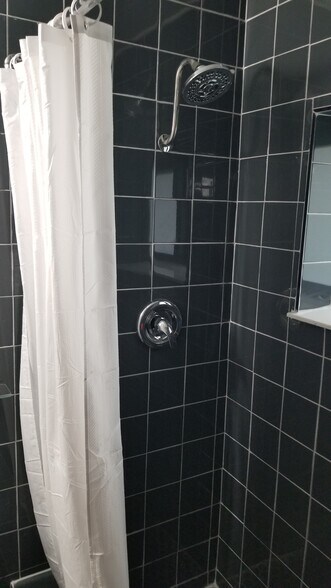 Building Photo - 515 S 20th Ave