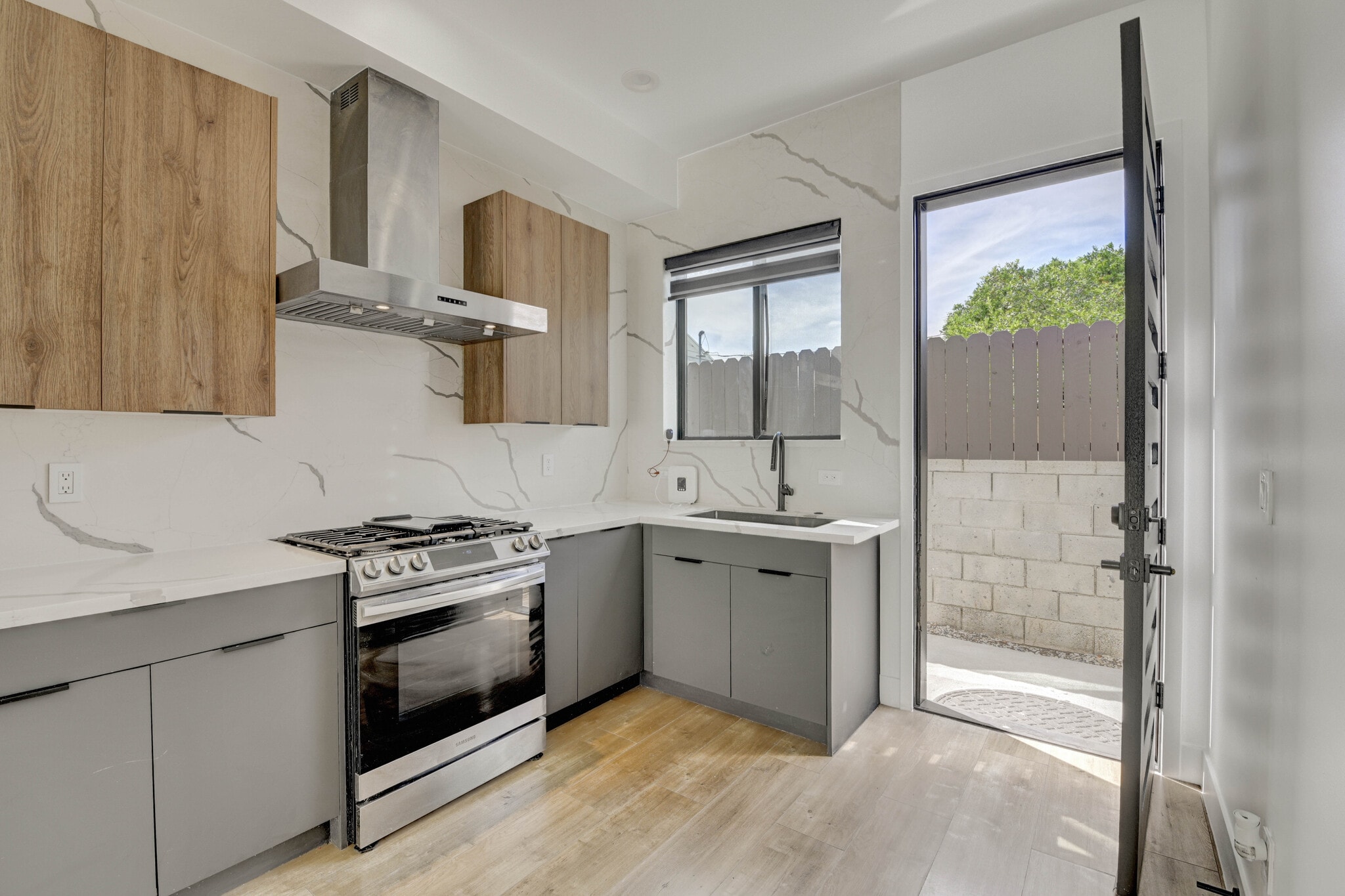 Building Photo - 19033 Bassett St