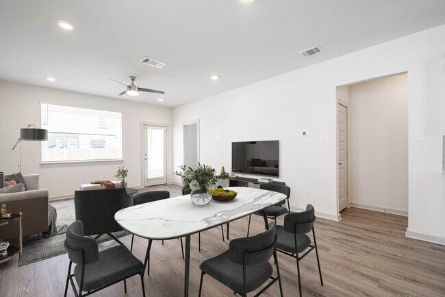 Building Photo - 225 New Hampton Wy