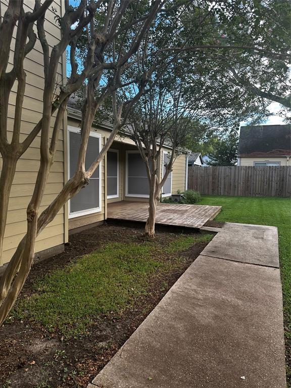 Building Photo - 16704 Ivy Grove Dr