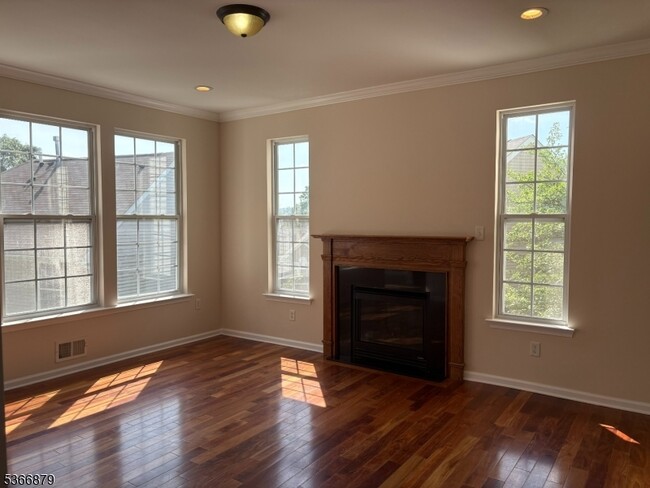 Building Photo - 312 Winding Hill Dr