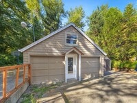 Building Photo - Charming Studio Near Downtown Bellevue wit...