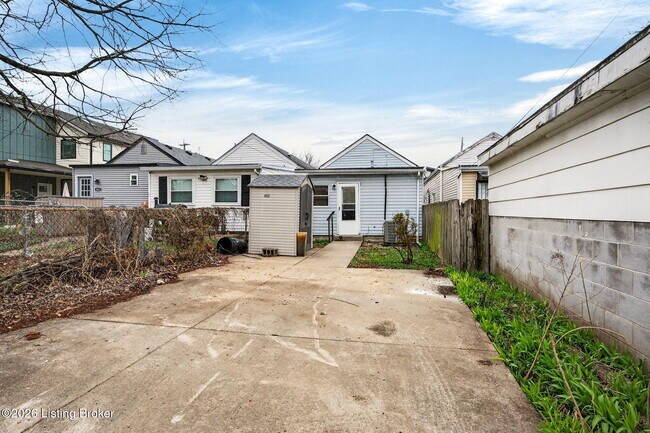 Building Photo - 508 Lilly Ave