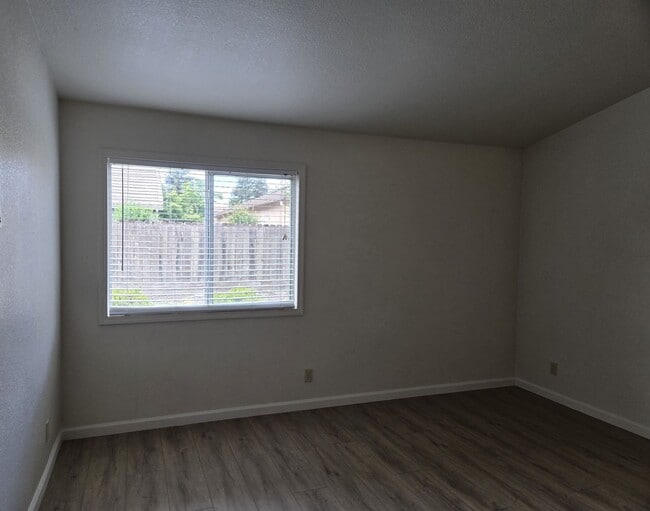 Building Photo - 369 Leffler Pl