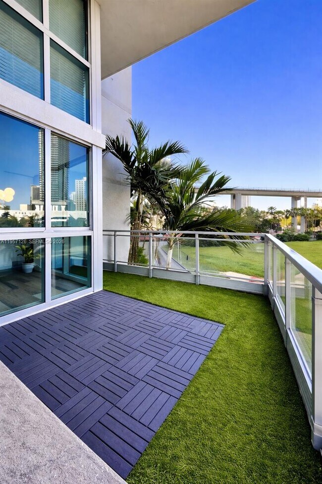 Building Photo - 90 SW 3rd St