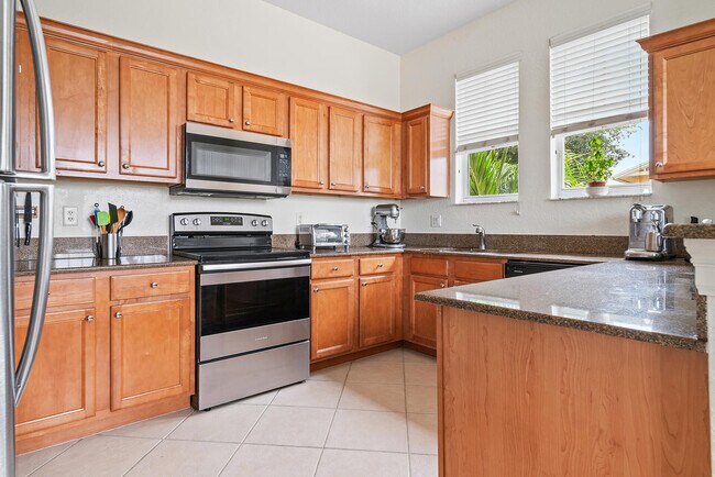 Building Photo - 690 Pacific Grove Dr