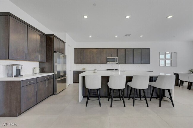 Building Photo - 10851 Mila Lndg Ave