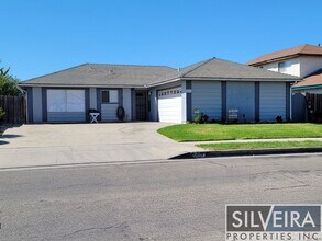 Building Photo - Charming 3 bed 2 bath home in Santa Maria