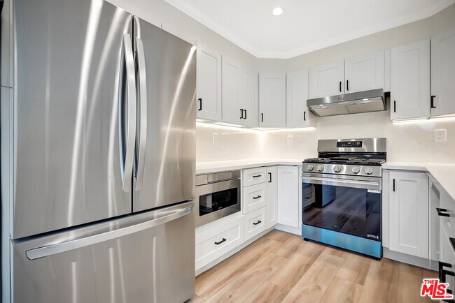 Building Photo - 4016 Cam Plano