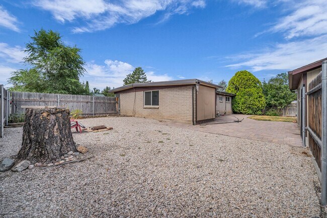 Building Photo - Cottonwood Heights