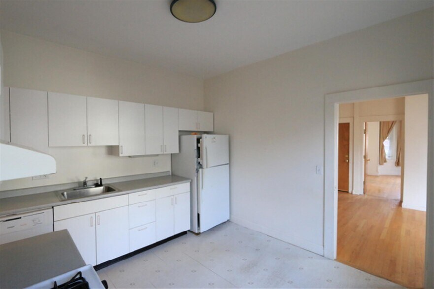 Building Photo - 60 Sacramento St