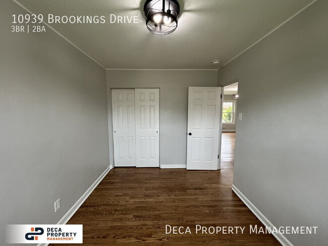 Building Photo - 10939 Brookings Dr