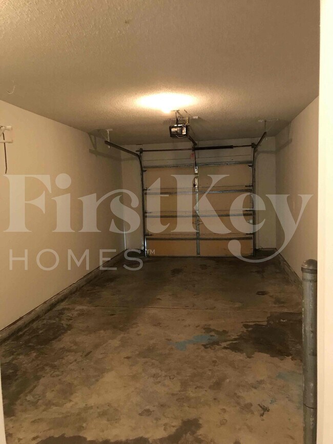 Building Photo - 120 Pointer Dr