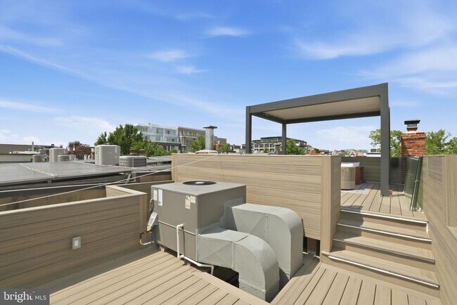 Building Photo - 1326 Corcoran St NW