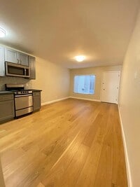 Building Photo - 1491 Chestnut St