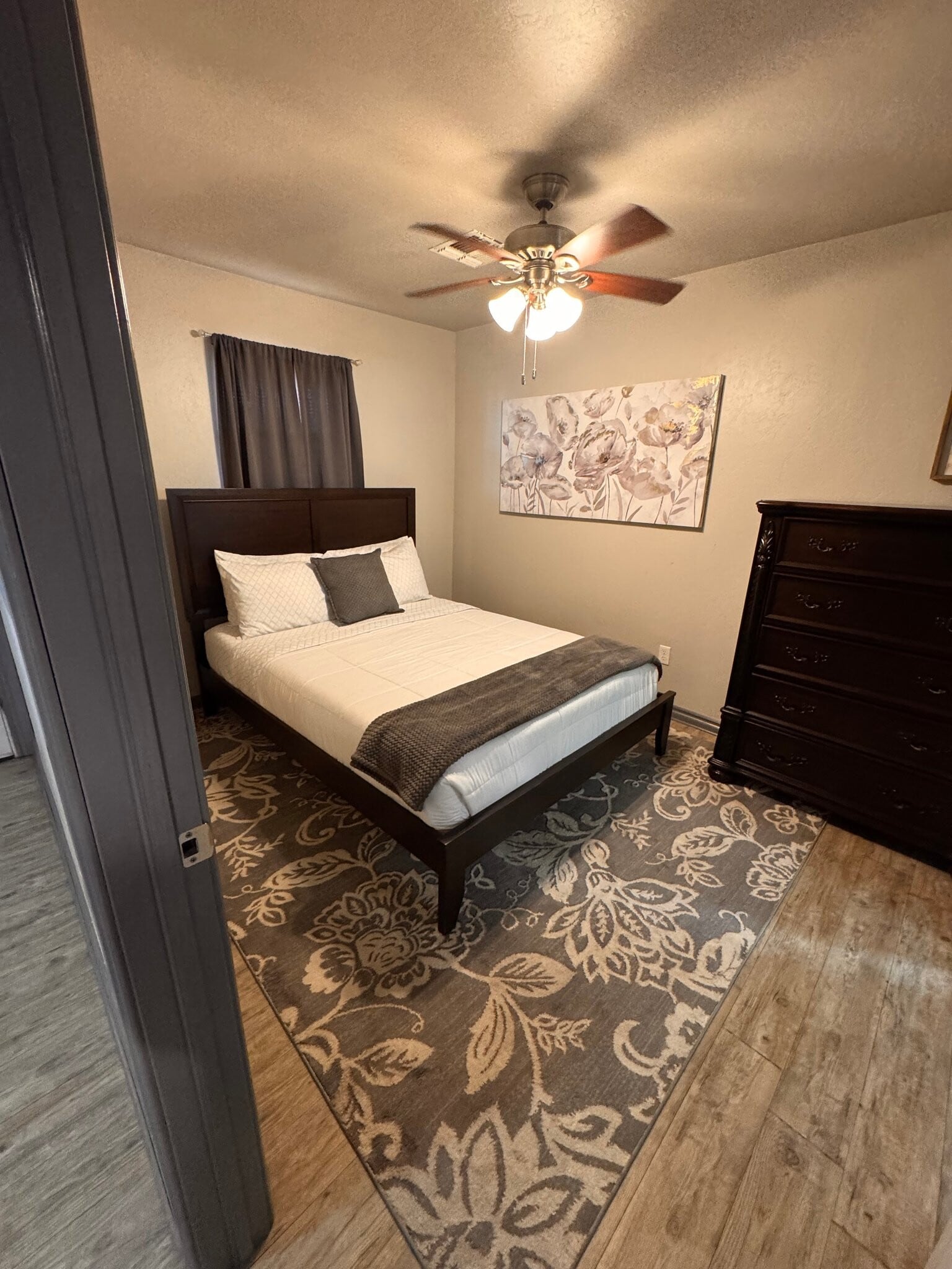 Building Photo - 1207 W Gore Blvd