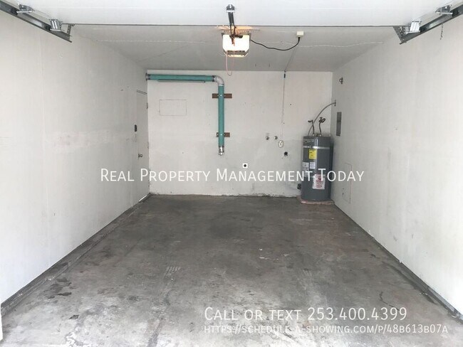 Building Photo - 6115 Glen Mary Ln SE