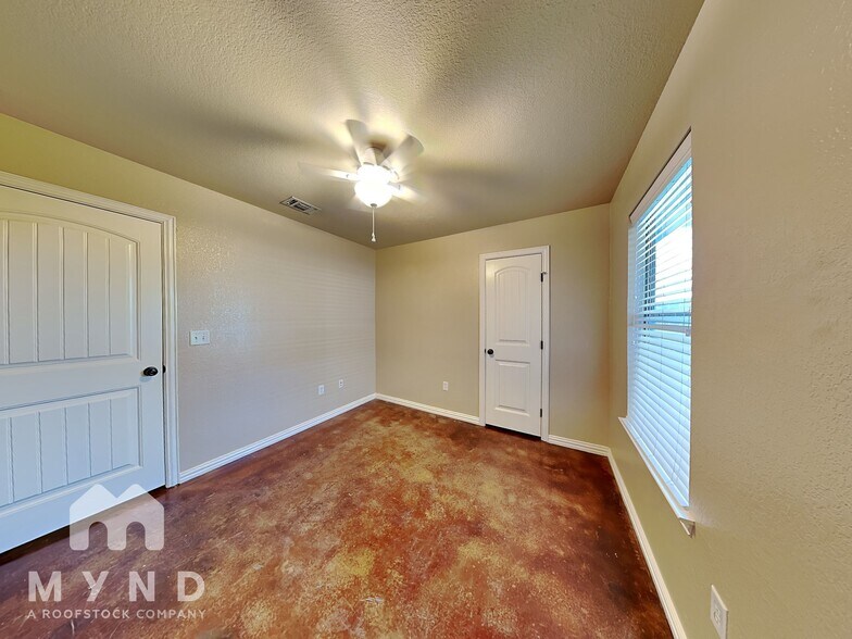 Building Photo - 112 Jolin Ln