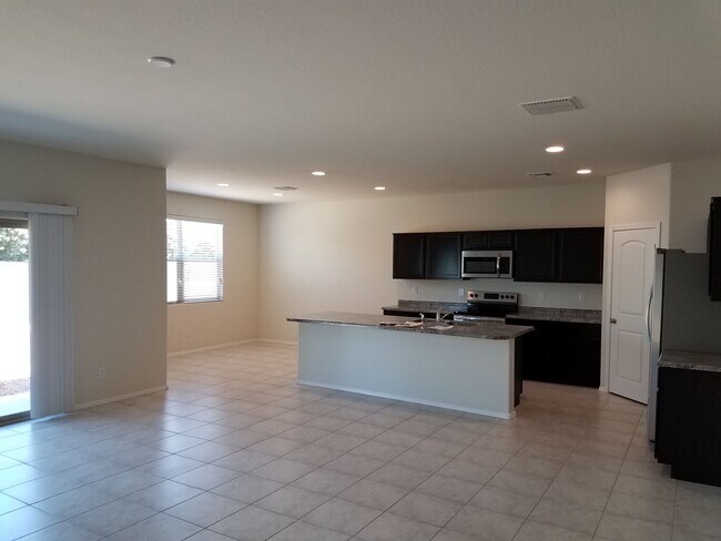 Building Photo - Four Bedroom home for rent in Magma Ranch for under $2000.00