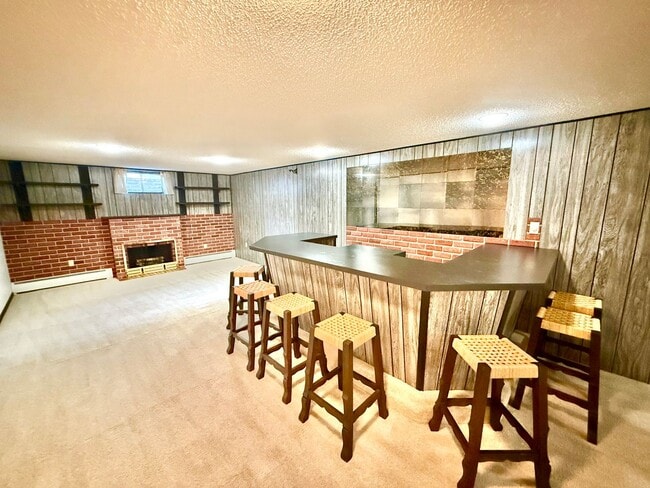 Building Photo - 4 Bedroom - 2 Bath Ranch Style Home with 2 car attached garage in Loveland, Colorado