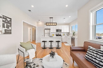 Building Photo - 4 Hecla St