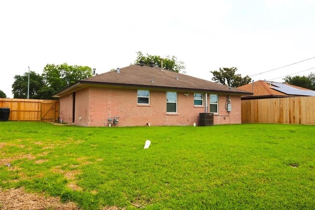 Building Photo - 11210 Leitrim Way
