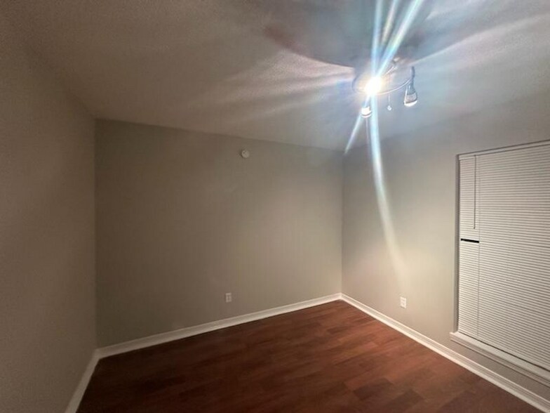 Building Photo - 6565 Arancio Dr W