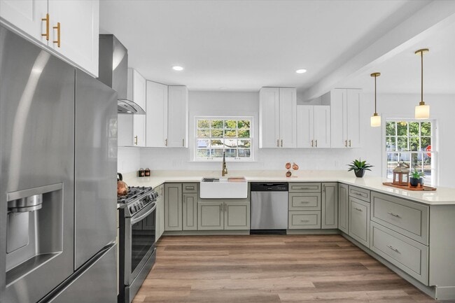 Building Photo - 1212 W Healey St