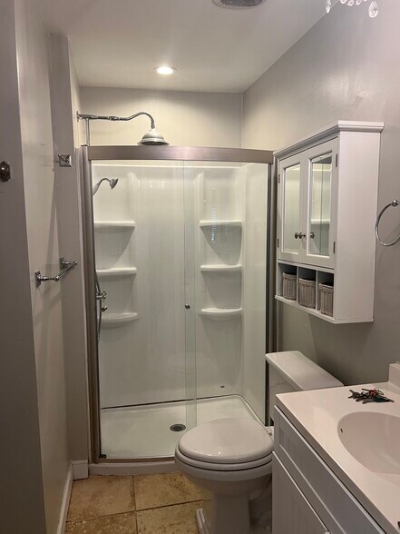 Building Photo - 1105 Sweetwater Cir