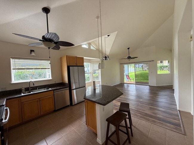 Building Photo - Regency at Huleia Lihue Two bedroom, two and a half bath, unfurnished corner unit Townhome.