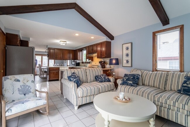 Building Photo - 545 Hudson St