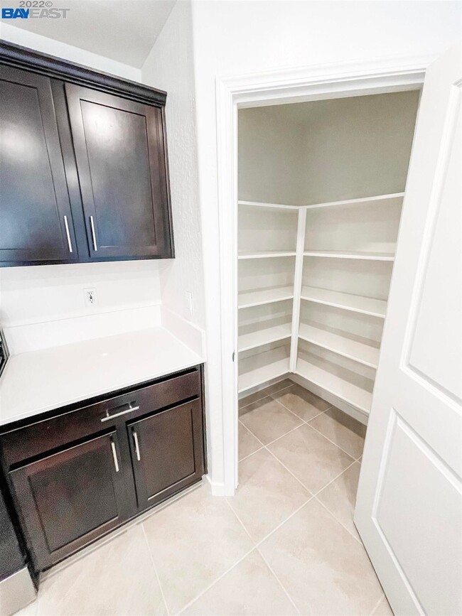 Building Photo - 2280 Craig Ct