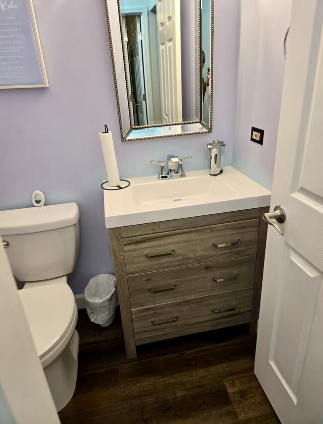 Building Photo - 5469 Barnwood Dr