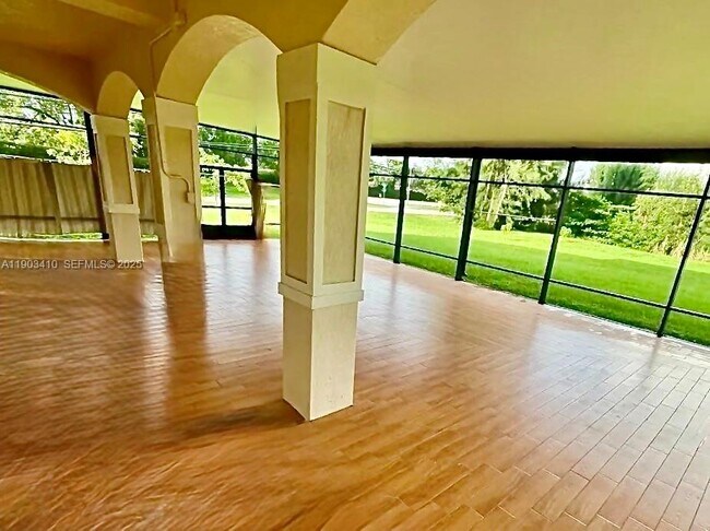 Building Photo - 3301 SW 139th Ave