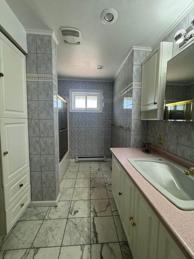 Building Photo - Charming 3 bedroom home for rent.