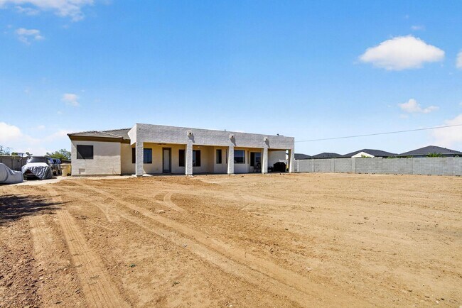 Building Photo - Luxury Meets Country Charm: Custom 5BR Home on Acreage in San Tan Valley