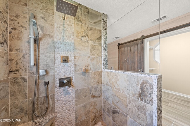 Building Photo - 839 Plantation Way