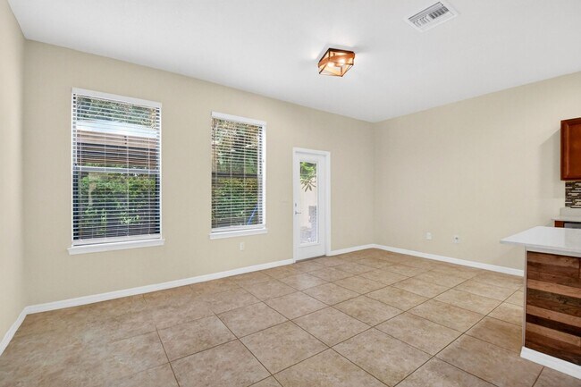 Building Photo - 2833 Troubadour St