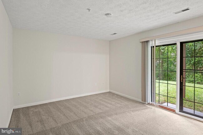 Building Photo - 16140 Edenwood Dr
