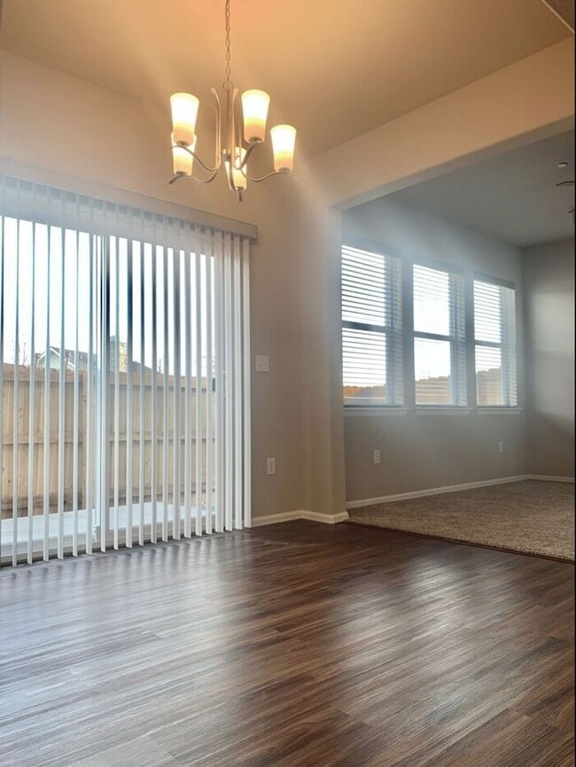 Building Photo - 3 Bed, 2.5 Bath Townhome in West Greeley. ...