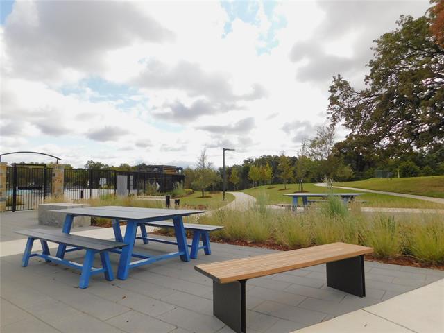 Building Photo - 11333 Rodeo Dr