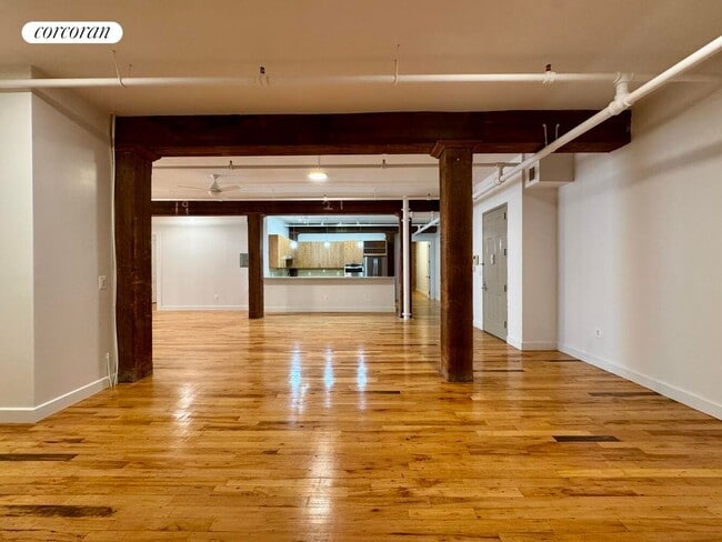 Building Photo - 275 Conover St