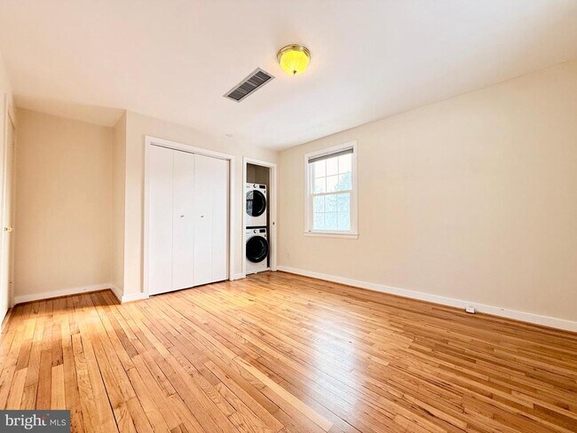 Building Photo - 2205 Washington Ave