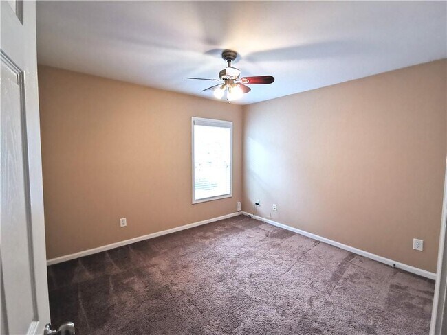 Building Photo - 2430 Woodford Ln NE