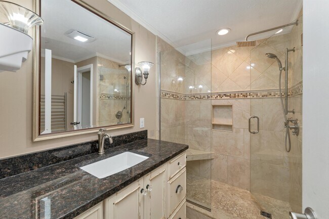 Building Photo - 32 Suffolk Ct