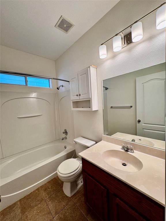 Building Photo - 2209 Independence Dr