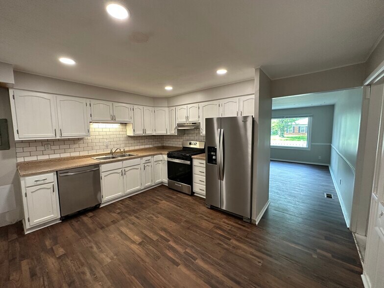 Building Photo - 8101 Shibler Dr