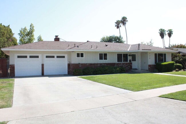 Building Photo - Home for Rent 4 Bed/3 Bath - 1,791 Sq Ft. Rent: $2,595/month Security Deposit: $2,695 Bullard Hig...