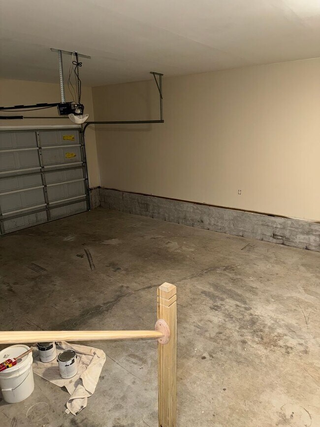 Building Photo - Newly Renovated 3-bedroom, 2 Bath Home with 1 Acre Lot!